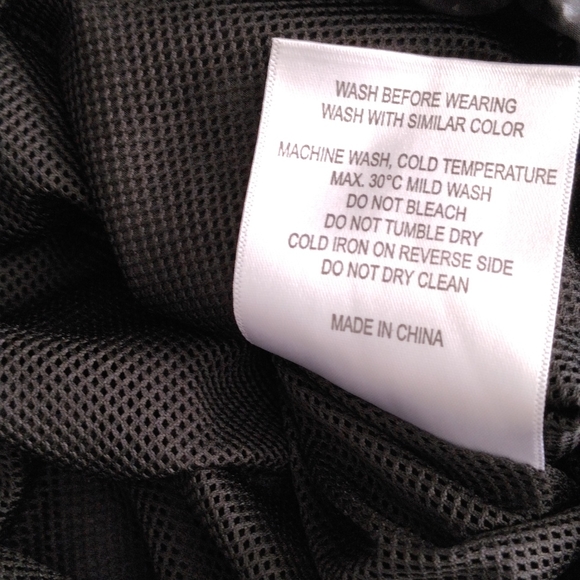 Zyia Active Medium Black Animal Print Lightweight Mesh Windbreaker Jade Jacket - Picture 13 of 16